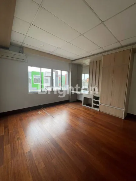 image RUKO 2 LANTAI DI PASAR MODERN PARAMOUNT GADING SERPONG (4)