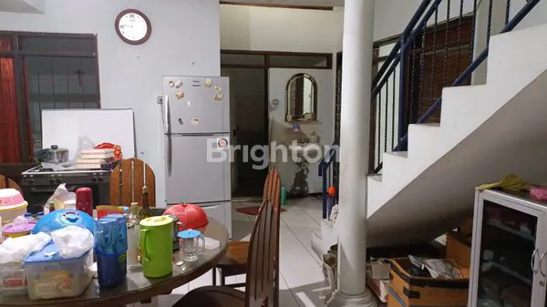 image 2 LANTAI BAGUS SIAP HUNI KOMPLEKS PERUMAHAN MANYAR TOMPOTIKA. DEKAT KERTAJAYA NGAGEL NGINDEN KAMPUS ITS UNAIR (3)