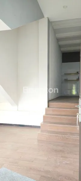 image RUMAH UNTUK KANTOR SIAP PAKAI DI SAYAP SUTAMI BANDUNG (8)