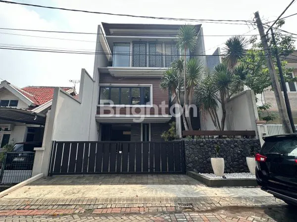 image RUMAH BARU SPLIT LEVEL DI ARAYA DEKAT GALAXY MALL, MANYAR DAN PAKUWON CITY (1)