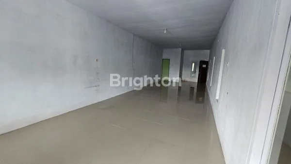 BANGUNAN TENGAH KOTA AREA PERGUDANGAN