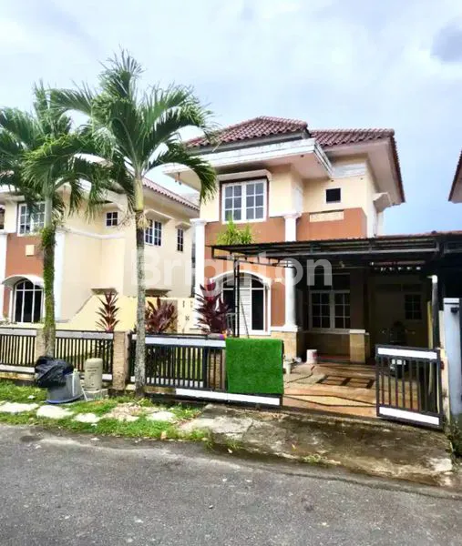 image RUMAH CANTIK ADA BALKON (1)