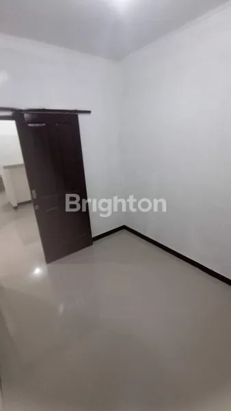 image RUMAH FULLY RENOV SIAP HUNI GRAHA SIENA PANONGAN TANGERANG PERLU RENOVASI (2)