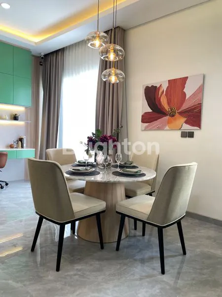 image RUMAH HARGA TERJANGKAU TAPI LUAS DI SUVARNA SUTERA AJA (7)