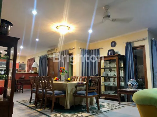 image RUMAH DENGAN TANAH YANG LUAS DALAM CLUSTER EKSKLUSIF DI SEKTOR 9 BINTARO (4)