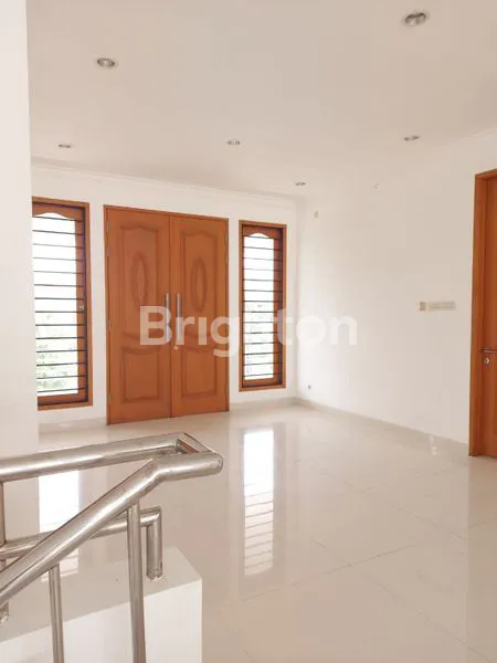 image DISEWAKAN RUMAH 2 LANTAI (3)