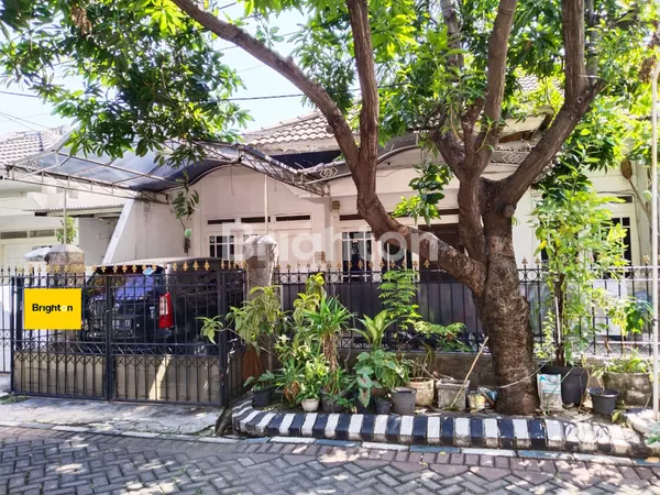 image RUMAH TINGGAL 1 LT TERAWAT DI RUNGKUT MAPAN TIMUR SURABAYA DEKAT RAYA RUNGKUT MADYA, MERR, UPN, PURIMAS, PONDOK CANDRA, BARUK, RUNGKUT ASRI (1)