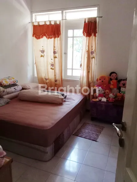 image RUMAH TINGGAL 1 LT TERAWAT DI RUNGKUT MAPAN TIMUR SURABAYA DEKAT RAYA RUNGKUT MADYA, MERR, UPN, PURIMAS, PONDOK CANDRA, BARUK, RUNGKUT ASRI (6)