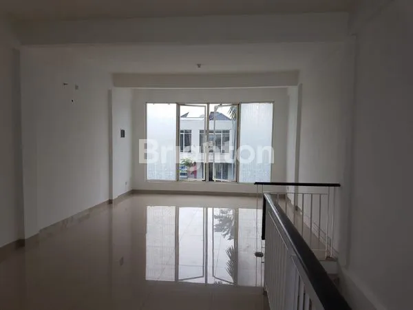 image RUKO SIAP BUKA USAHA LOKASI SANGAT STRATEGIS DAN KOMERSIAL  (2)