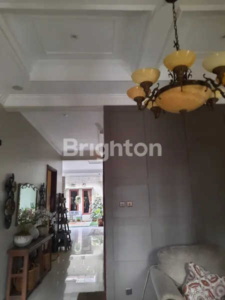 image JUAL RUMAH ISTIMEWA SIAP HUNI DENGAN TAMAN DI TENGAH DI DAERAH DUREN SAWIT (3)