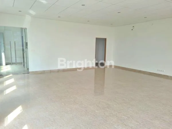 image RUKO MEWAH BSD LENGKAP DENGAN LIFT DAN BASEMENT PARKING (6)