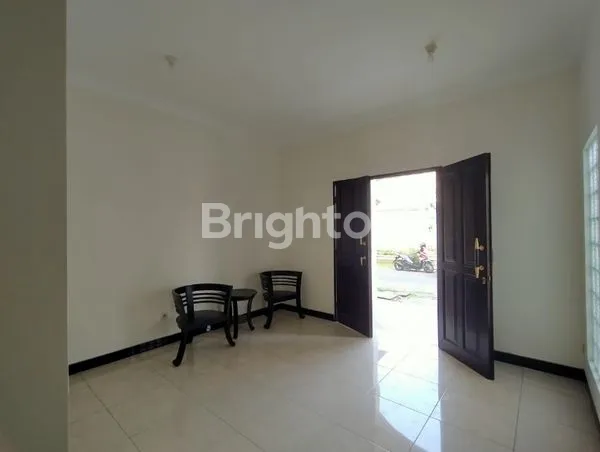 image RUMAH 2 LANTAI SEMI FURNISHED DI GALAXY ROYAL PALACE DHARMAHUSADA SURABAYA (2)
