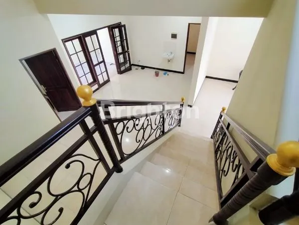 image RUMAH 2 LANTAI SEMI FURNISHED DI GALAXY ROYAL PALACE DHARMAHUSADA SURABAYA (5)