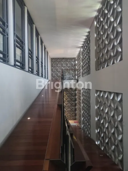 image RUMAH MEWAH KUPANG INDAH STRATEGIS KONDISI TERAWAT FURNISHED (7)