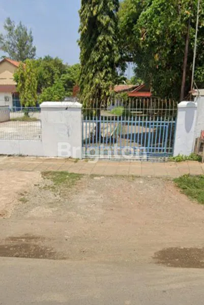 image BATANG TANAH DAN BANGUNAN JALAN RAYA TENGAH KOTA (1)