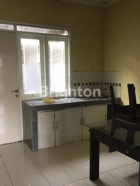 image RUMAH DI SEWAKAN SEMI FURNISHED (5)
