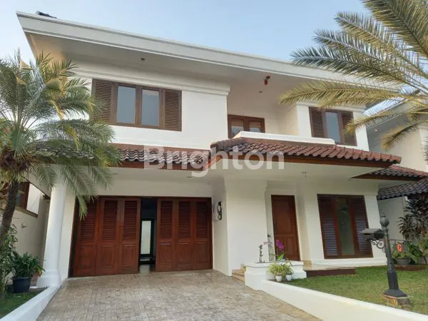 RUMAH MEWAH +SWIMMING POOL DI PEJATEN BARAT , JAKARTA SELATAN