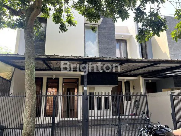 RUMAH DI JL SARINAH TANAH KUSIR