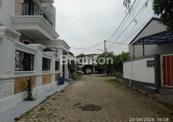 image RUMAH CANTIK DAN ASRI DI PERUMAHAN MEWAH CIBINONG (6)