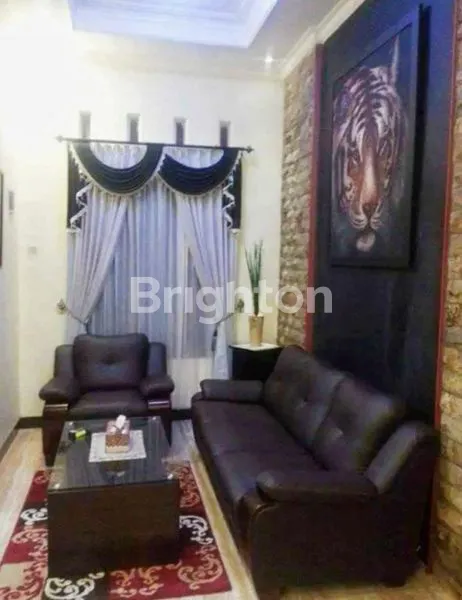 image RUMAH 2 LANTAI PLUS FURNISH KEBONSARI MALANG  (4)