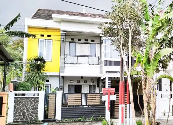 RUMAH LUAS 2,5 LANTAI BUMIAYU