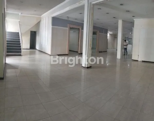 image RUANG USAHA LUAS 1500MTR2 DI JALAN SLAMET RIYADI SOLO!!! (5)