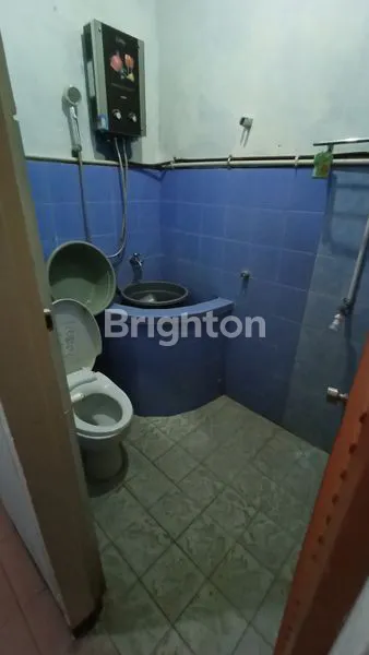 image RUMAH SEWA MURAH STRATEGIS BANYAK KAMAR DEKAT DENGAN KAMPUS UB, POLINEMA DAN INSTITUT ASIA (5)