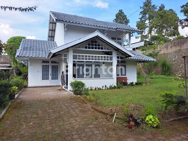image VILLA ISTIMEWA 2 LANTAI PALASARI PUNCAK CIPANAS (1)