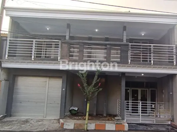 image RUMAH BESAR DIPINGGIR JALAN RAYA DITENGAH KOTA KEDIRI (1)