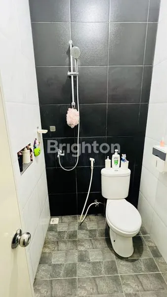 image RUMAH 2 LANTAI SIAP HUNI DI KOMPLEK DEKAT PUSAT PEMERINTAHAN KOTA DEPOK (6)