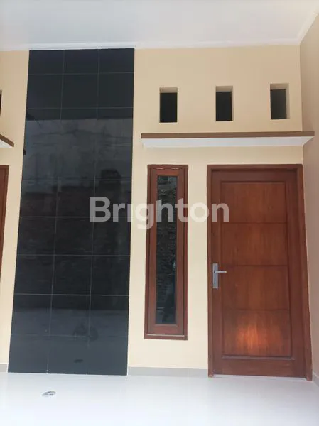 image RUMAH 2 LANTAI GRESS TAMBAKSARI, PUSAT KOTA SURABAYA (2)