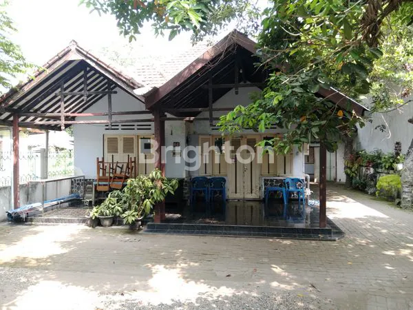 RUMAH + TANAH ( 2.350 M2) PARE KOTA