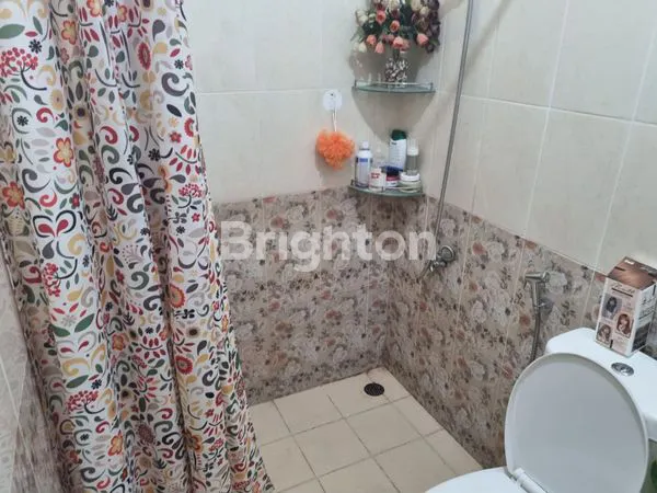 image RUMAH 2 LANTAI GAYA MODERN YANG NYAMAN DAN ASRI (6)