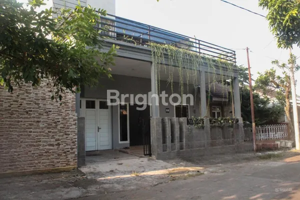 image RUMAH TINGKAT SIAP HUNI DI TUNJUNGSEKAR DEKAT UB DAN SOEHAT MALANG (1)