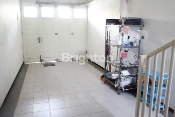 image RUMAH TINGKAT SIAP HUNI DI TUNJUNGSEKAR DEKAT UB DAN SOEHAT MALANG (4)