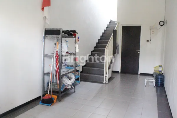 image RUMAH TINGKAT SIAP HUNI DI TUNJUNGSEKAR DEKAT UB DAN SOEHAT MALANG (5)