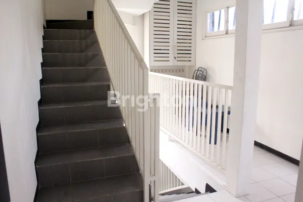 image RUMAH TINGKAT SIAP HUNI DI TUNJUNGSEKAR DEKAT UB DAN SOEHAT MALANG (7)