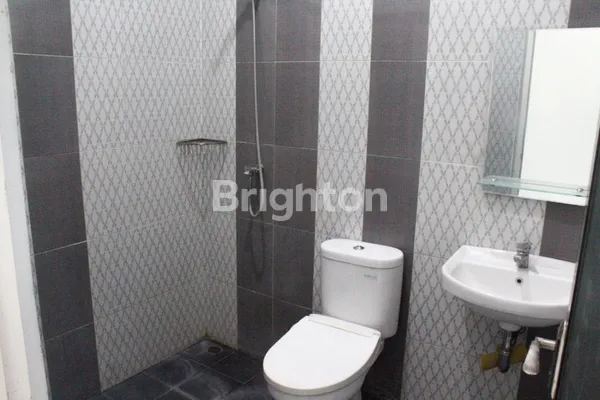 image RUMAH TINGKAT SIAP HUNI DI TUNJUNGSEKAR DEKAT UB DAN SOEHAT MALANG (8)