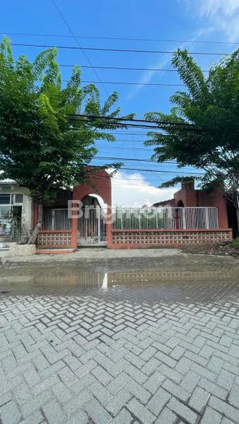 LAHAN USAHA SANGAT COCOK UNTUK WARKOP PUJASERA DEKAT KAMPUS ITS HANG TUAH MERR SIAP PAKAI ADA CCTV 8 TITIK AREA PADAT PENDUDUK DEPAN OERR DEKAT PAKUWON CITY KEPUTIH EASTERN PARK DIAN REGENCY MERR BUMI MARINA