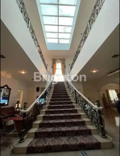 image RUMAH MEWAH 3 LANTAI LUAS 708M2 DI GADING SERPONG (4)