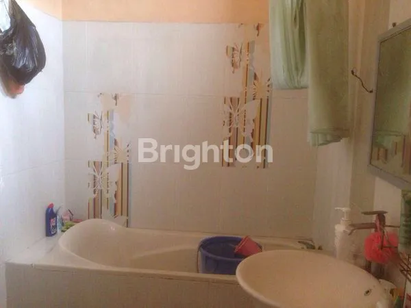 image RUMAH 2LANTAII. SIAP HUNI TERAWAT (4)