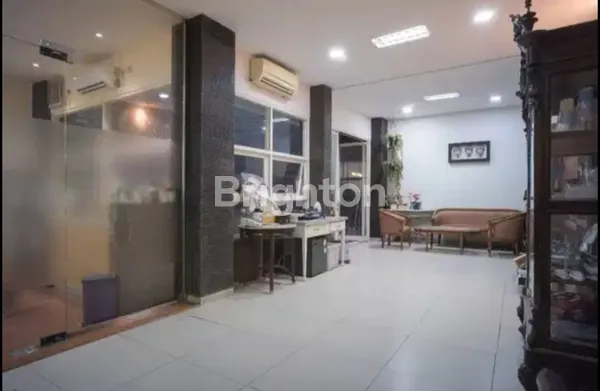 image RUMAH PUSAT KOTA AREA KOMERSIAL RAMAI COCOK BUAT CAFE, RESTO (4)