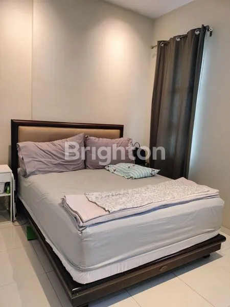 image WOWWWWWW KAPAN LAGI BISA PUNYA RUMAH SEBAGUS DAN SERAPI INI....RUMAH 2 LANTAI MODERN MINIMALIS DENGAN DESAIN YANG KEREN SEMI FURNISHED SIAP HUNI DI KAMPUNG BUBULAK ,BOJONG KULUR,GUNUNG PUTRI ,BOGOR,JAWA BARAT (6)