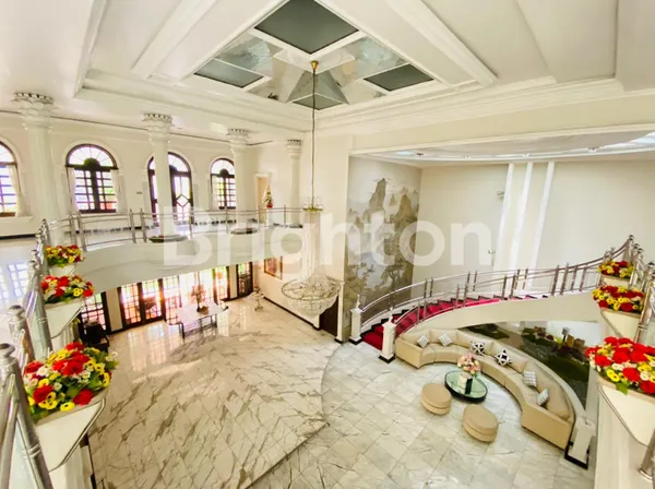 image RUMAH DHARMAHUSADA ROW JALAN KEMBAR DKT PUSAT PERBELANJAAN (4)