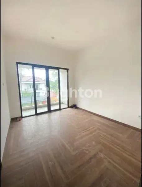 image RUMAH BARU SELANGKAH KE PINTU TOL (5)