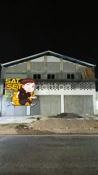 GUDANG LUAS AKSES SAMPE TRONTON, LOKASI PINGGIR JALAN RAYA TANGGUL