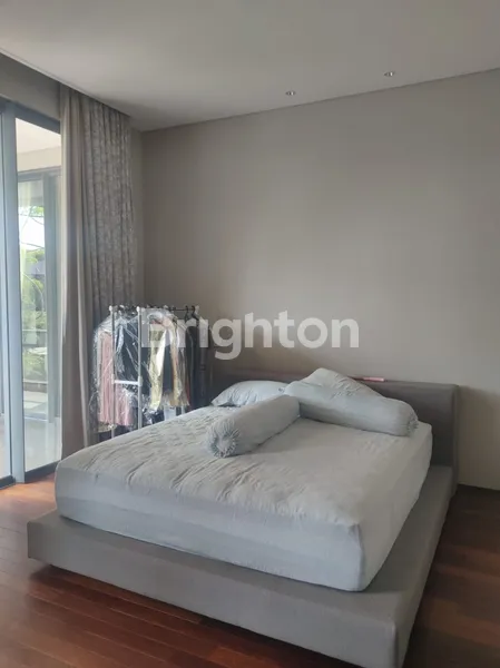 image KUPANG INDAH FULL FURNISH SIAP HUNI MEWAH DEKAT DARMO DI PUSAT KOTA (4)