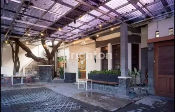 image RUMAH PUSAT KOTA AREA KOMERSIAL RAMAI COCOK BUAT CAFE, RESTO (1)