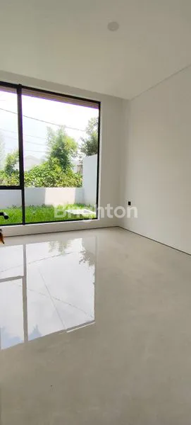 image RUMAH BARU DESAIN MINIMALIS MODERN DI SETRA DUTA BANDUNG  (2)