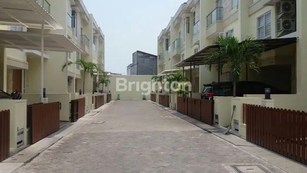 image RUMAH BAGUS DURI KEPA 2 LANTAI (2)